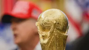 I fischi echeggiano sugli spalti durante i Mondiali – i tifosi esprimono la loro frustrazione per la nuova regola